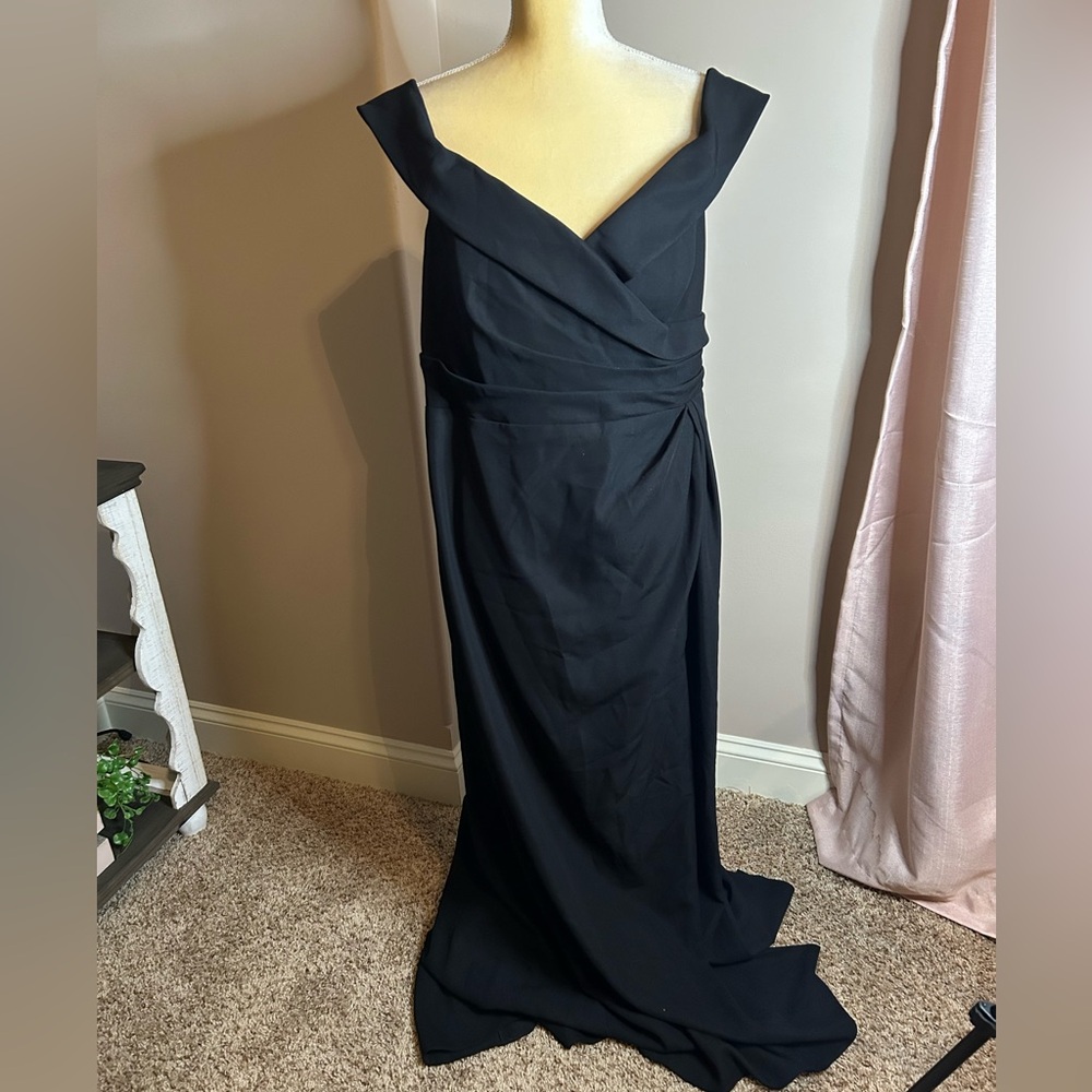 After Six CUFFED OFF-THE-SHOULDER PLEATED FAUX WRAP
MAXI DRESS(size 18) - Picture 4 of 10
